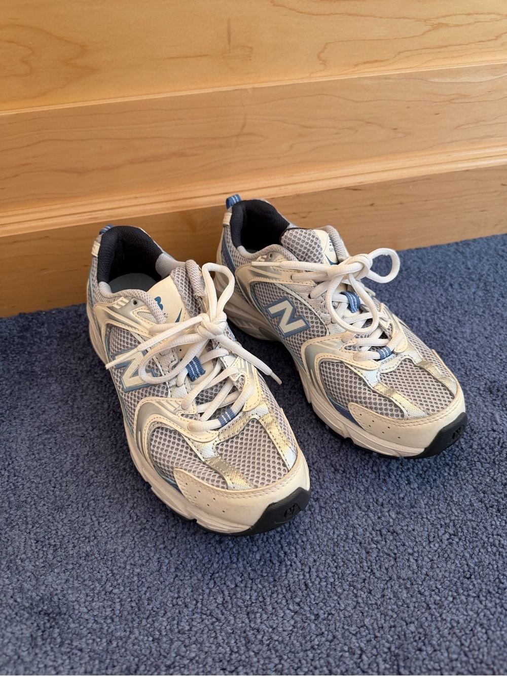 New Balance 2002r sneakers in blue/white